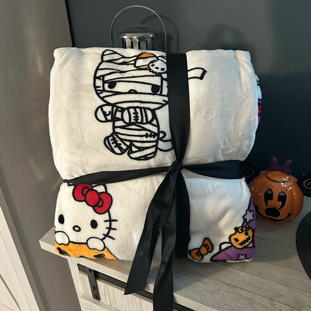 Hello kitty Halloween Skeleton Witch Ghost blanket Twin